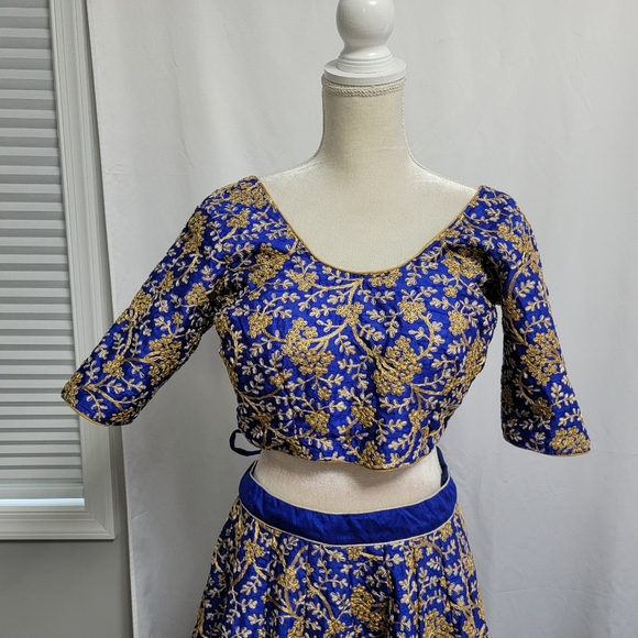 Blue, white, and gold flower lehenga - Picture 10 of 11
